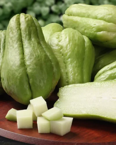 Chouchou / Chayote (per Kg)