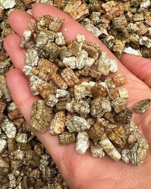 Expanded Vermiculite(per bag), size: 2-4mm